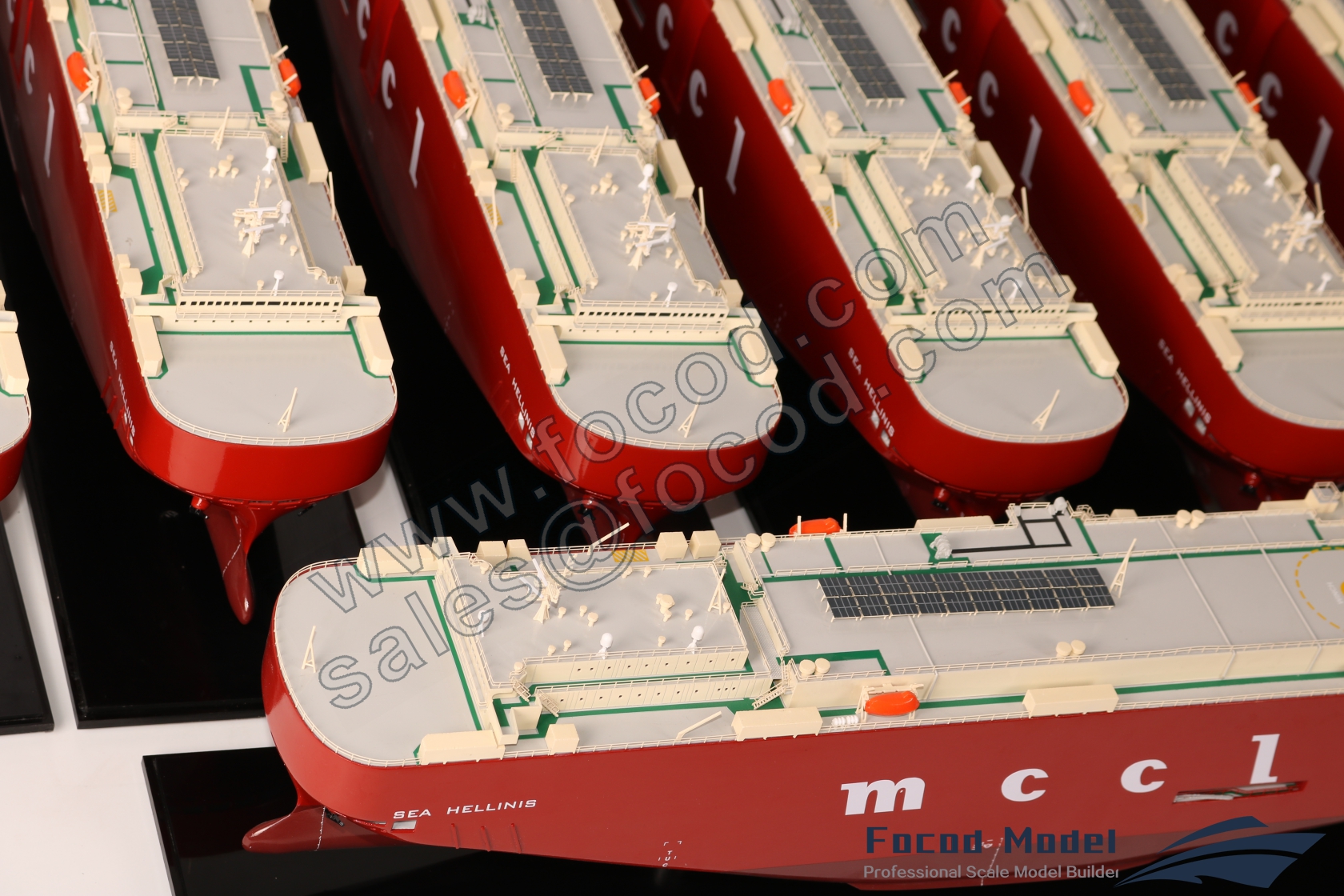 custom made model of 180米车辆运输船（滚装船）